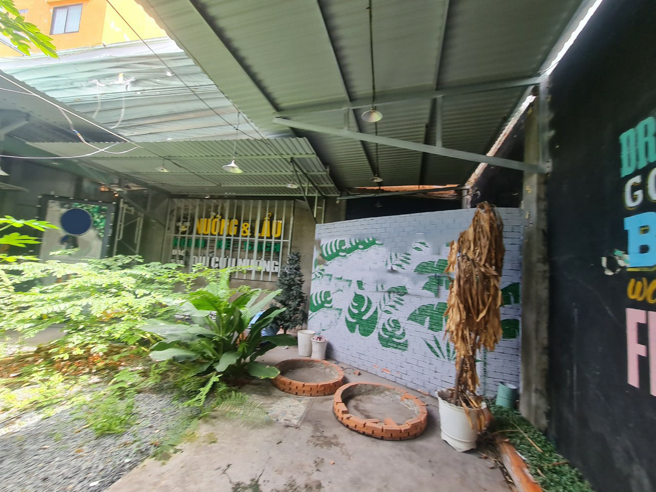 Cho thuê nhà Mặt tiền 20m đường  Âu Cơ, P. 14 , Quận 11. 